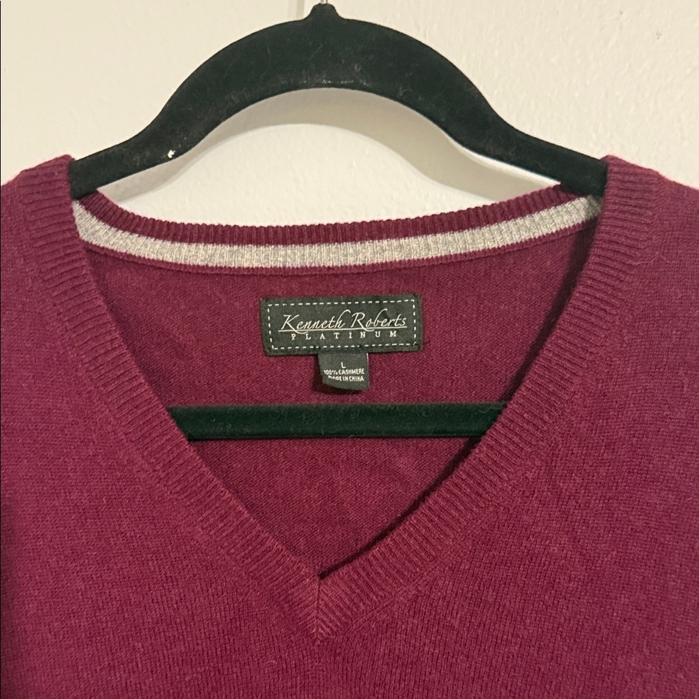 Kenneth Roberts Platinum Large V-Neck Sweater - Deep Red 100% Cashmere - Picture 3 of 11